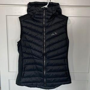 Kari Traa women’s hooded down vest size medium